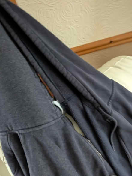 Photo of free Hoodie's xl (Rushall WS4) #2
