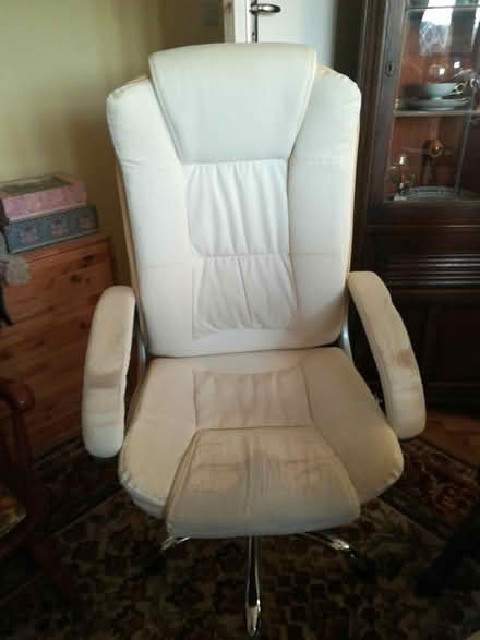 Photo of free Large cream office chair (Sutton SM2) #1