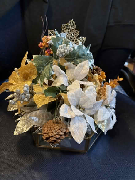 Photo of free 9" hexagonal holiday centerpiece (San Carlos) #1