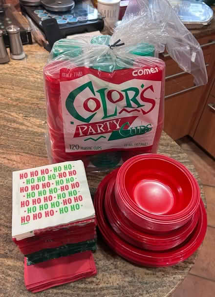 Photo of free Holiday party needs (Capitol Hill NE (20002)) #1