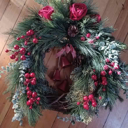 Photo of free plastic wreath (Cambridge Walden @ Sherman) #1