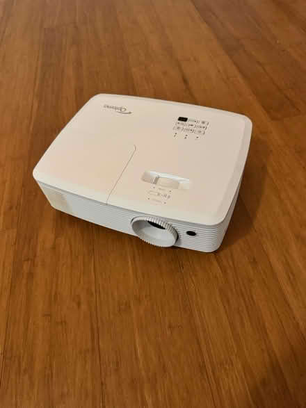 Photo of free BROKEN Optoma HD27 projector (SouthEast Austin) #1