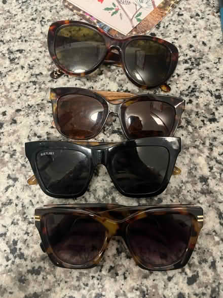Photo of free women’s sunglasses (Woodley Park) #1