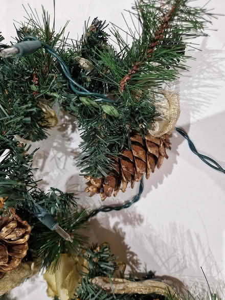 Photo of free Christmas light up garland (BS32) #1