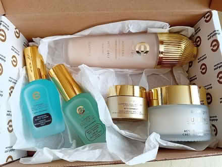 Photo of free elizabeth grant skincare (Egloshayle PL27) #1