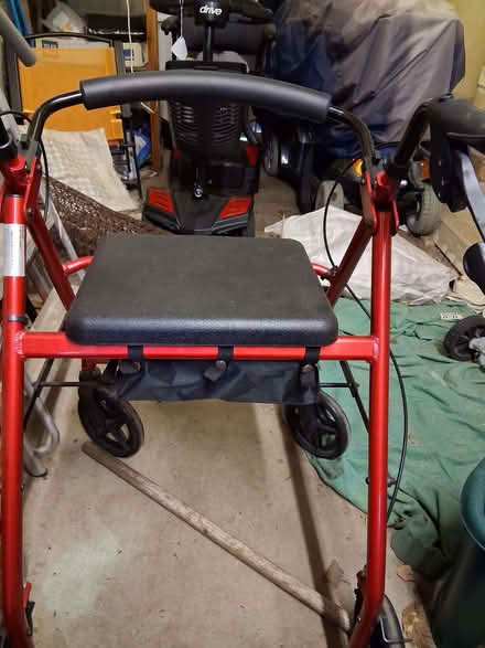 Photo of free 4 wheeled walker (Craigmount EH12) #1