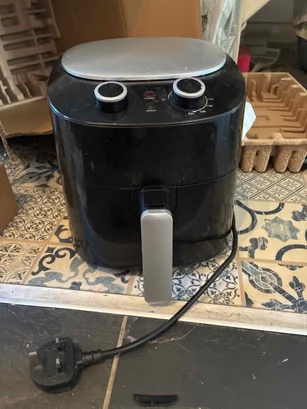 Photo of free Dunelm air- fryer - WORKING (RG6 Earley) #1