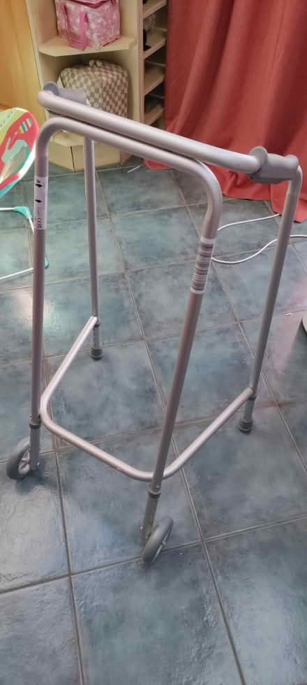 Photo of free zimmer frame (BR4) #1
