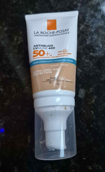 Photo of free La Roche-Posay 50+ Tinted Moisturiser with high UVA protect (Bilton CV22) #2
