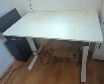 Photo of free Standing desk white 100x60cm (Archway N19) #1