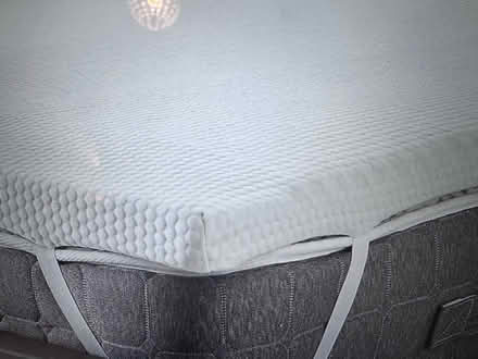 Photo of free King size mattress topper 10cm deep (Anerley SE20) #3