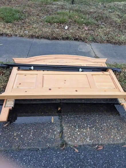 Photo of free Queen bed post (Evelyn ct Hampton va) #1