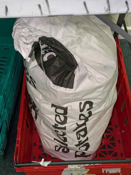 Photo of free Crates of fresh fruit and vegetable (E14 Isle of Dogs) #3