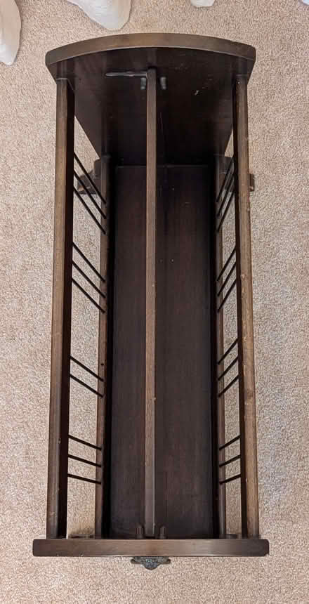 Photo of free magazine rack / table (Dean Court OX2) #4