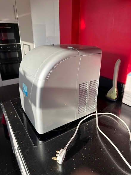 Photo of free Ice machine (Chaulden HP1) #2