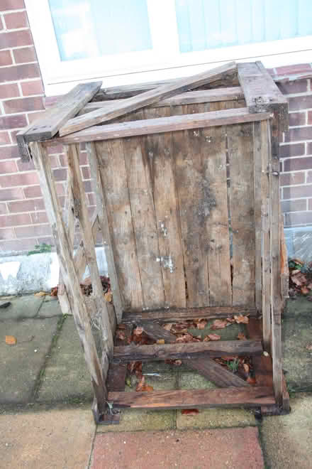 Photo of free Pallet crate (East Hanney OX120) #2