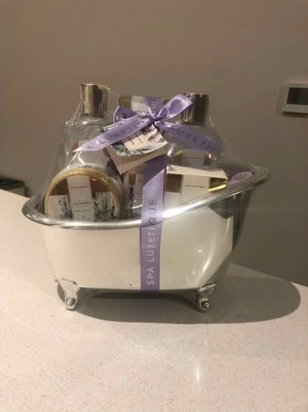 Photo of free Toiletry gift set (Hoddesdon EN11) #1