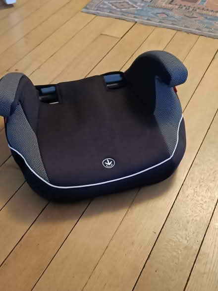 Photo of free Child booster seat (Chesterton Road CB4) #1