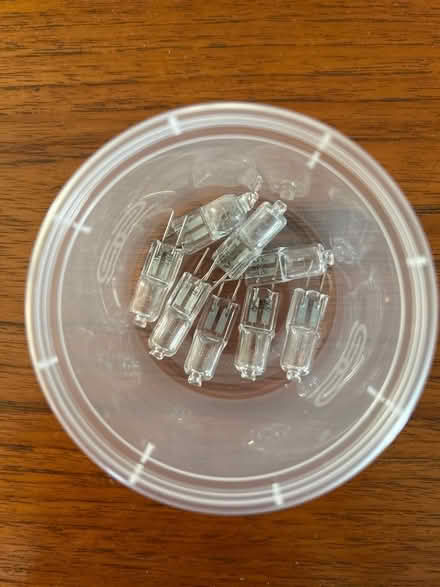 Photo of free G4 Halogen Bulbs (Wallington PO16) #1