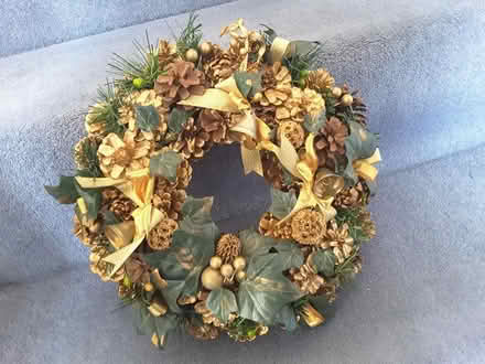 Photo of free Wreath to hang (HP13 near railway station) #1