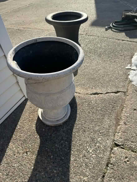 Photo of free Outdoor Pots (9 Mile and Pinecrest) #1