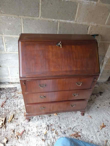 Photo of free Writing desk (Sutton Courtenay OX14) #1