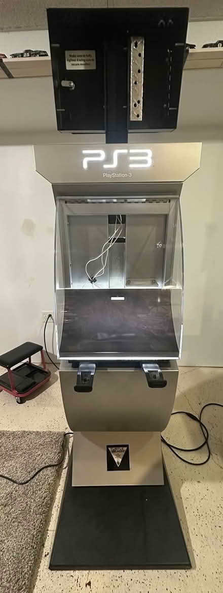 Photo of free PlayStation 3 store display (Downers Grove South Side) #2