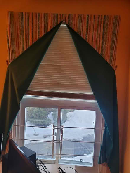 Photo of free Retro 80s curtains and hardware (Paul Anka Drive) #1