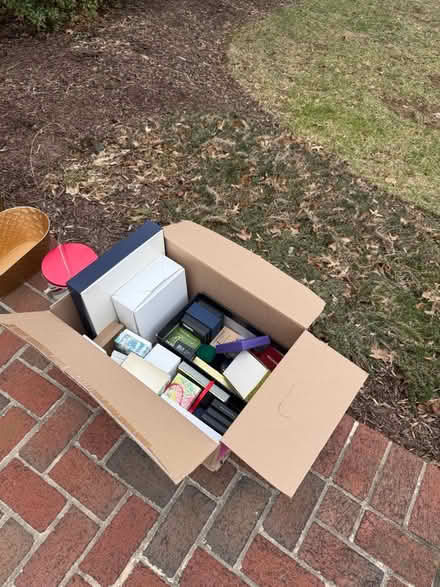 Photo of free Curb alert- Gift boxes, decor (Earnestine Street, McLean) #1