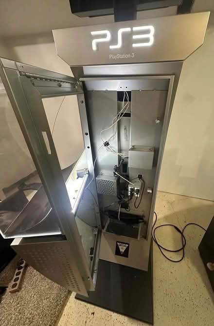 Photo of free PlayStation 3 store display (Downers Grove South Side) #3