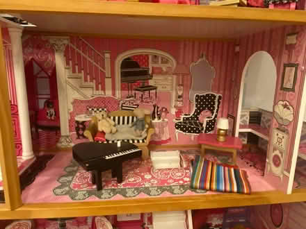 Photo of free Fabulous Dolls House (Finchley N3) #4