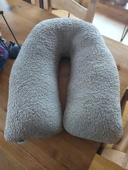 Photo of free Cushion/pillow (Craiglockhart EH14) #1