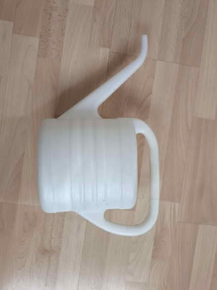 Photo of free Small watering can (Cheam SM2) #1