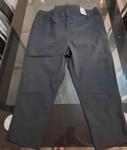 Photo of free Ladies 3/4 Trousers (Bromsgrove B47) #1