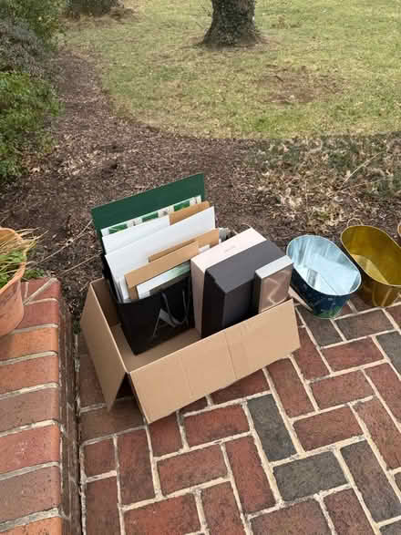 Photo of free Curb alert- Gift boxes, decor (Earnestine Street, McLean) #2