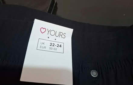 Photo of free Ladies 3/4 Trousers (Bromsgrove B47) #2