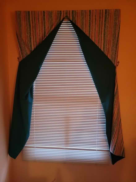 Photo of free Retro 80s curtains and hardware (Paul Anka Drive) #3