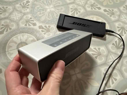 Photo of free BOSE Bluetooth speaker and charging dock (Woodley RG5) #2