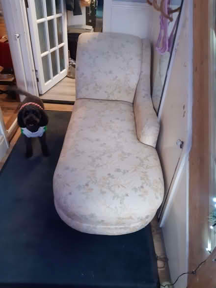 Photo of free Old chaise lounge day bed good condition (Lee-on-the-Solent PO13) #2