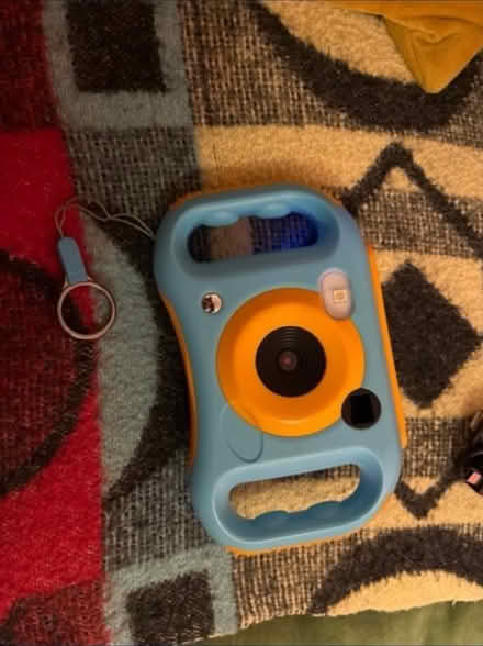 Photo of free Kids first camera (Cannonmills EH7) #2