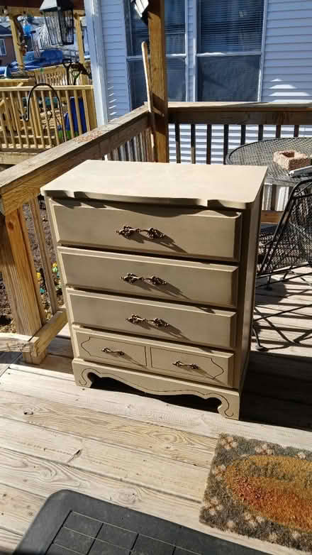 Photo of free Dresser (bellevue) #1