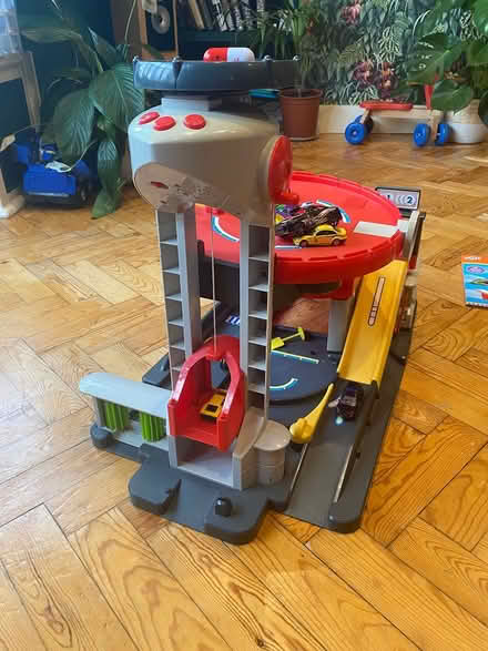 Photo of free Toy garage 🚗 and heli-pad (Finchley N3) #3