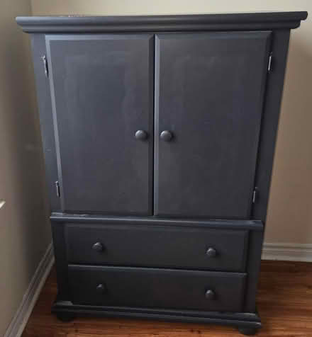 Photo of free Bedside table and chiffrobe (1241 Kilborn av. K1H 1A5) #1