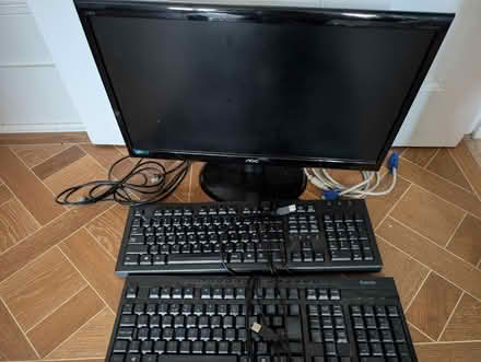 Photo of free Monitor 4 Keyboards & 2 x Mouse (Holland Park W11) #4