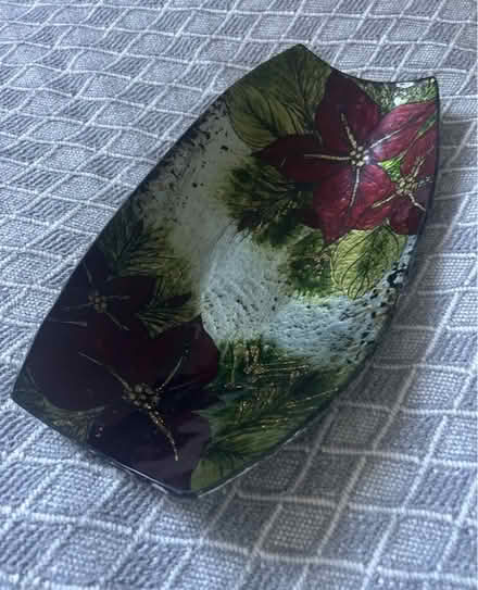 Photo of free Glass dish - Christmas (Hulme M16) #1