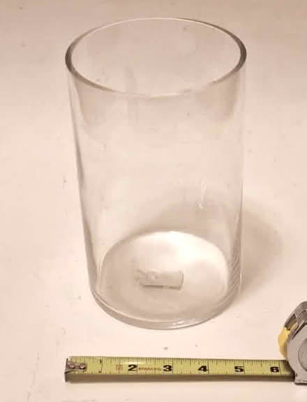 Photo of free sturdy glass vase 8" tall 5" diam (Davis/Teele Square area) #1