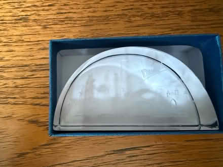 Photo of free Dubai paperweight (Five Mile Drive OX2) #2