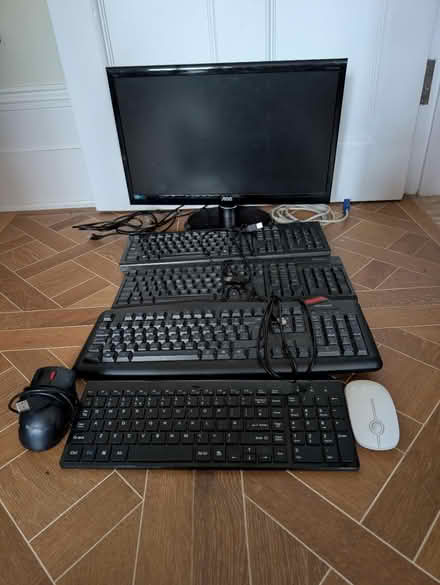 Photo of free Monitor 4 Keyboards & 2 x Mouse (Holland Park W11) #2