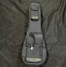 Photo of acoustic Guitar case (L25 Woolton) #1