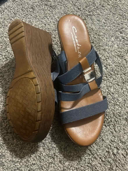 Photo of free Size 8 (Oxon hill) #1